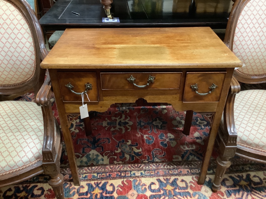 A George III mahogany lowboy, width 78cm, depth 47cm, height 74cm